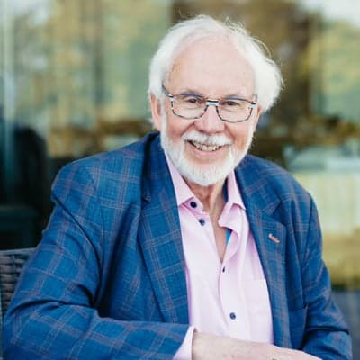 Dr. Robert Eccles